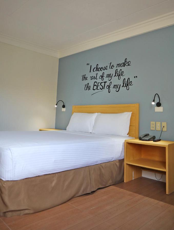Fersal Hotel Malakas, קואזון סיטי מראה חיצוני תמונה