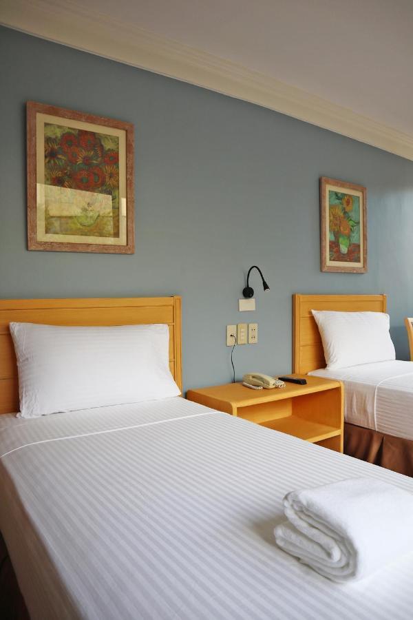 Fersal Hotel Malakas, קואזון סיטי מראה חיצוני תמונה