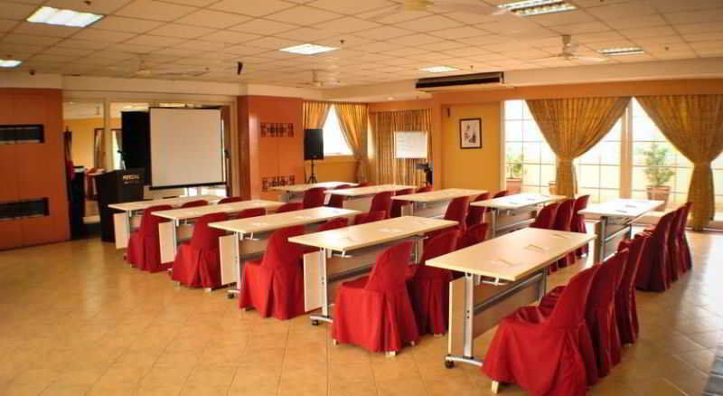 Fersal Hotel Malakas, קואזון סיטי מראה חיצוני תמונה